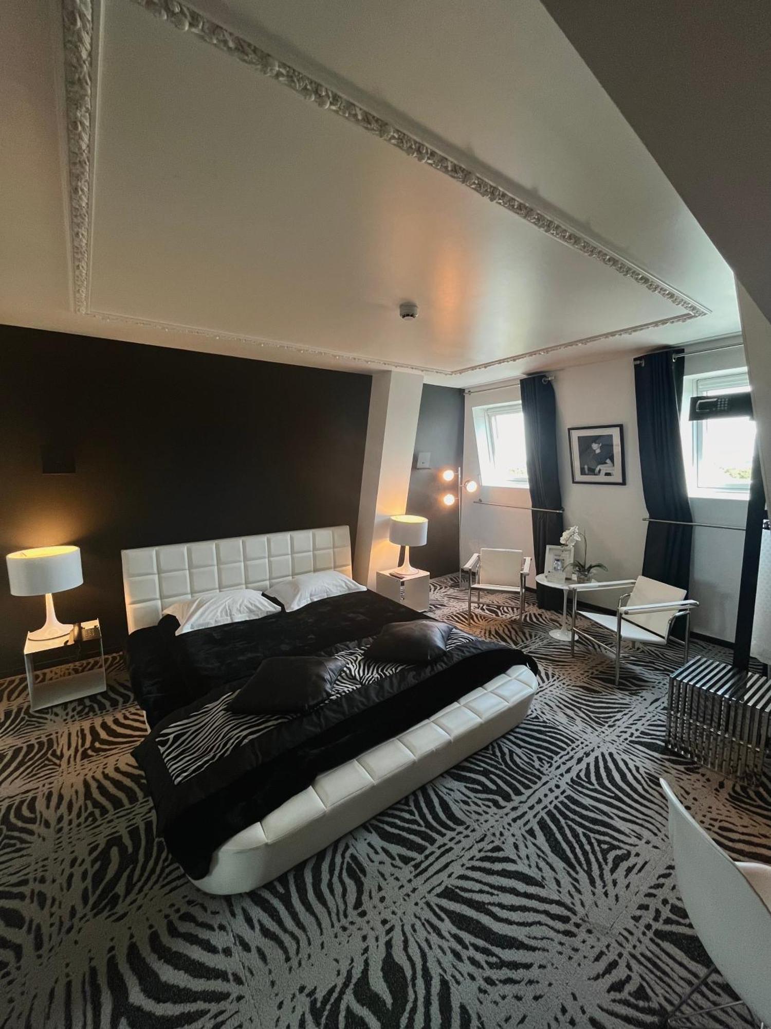 Art Hotel Rochecorbon Exteriör bild